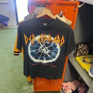 Vintage 90s Def Leppard Adrenalize 7-Day Weekend Tour Giant T-Shirt Size XL Band